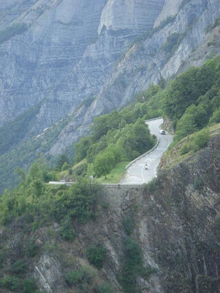 DSC07311.jpg - Zicht op de beklimming van de Alpe d'Huez